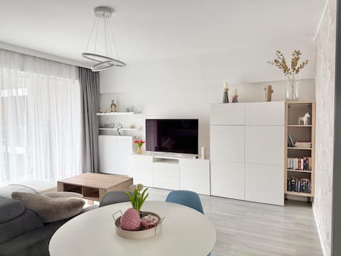 Popular Airbnb listing: 3 bed apt. by the park,close to the center in Osiedle Paderewskiego Muchowiec