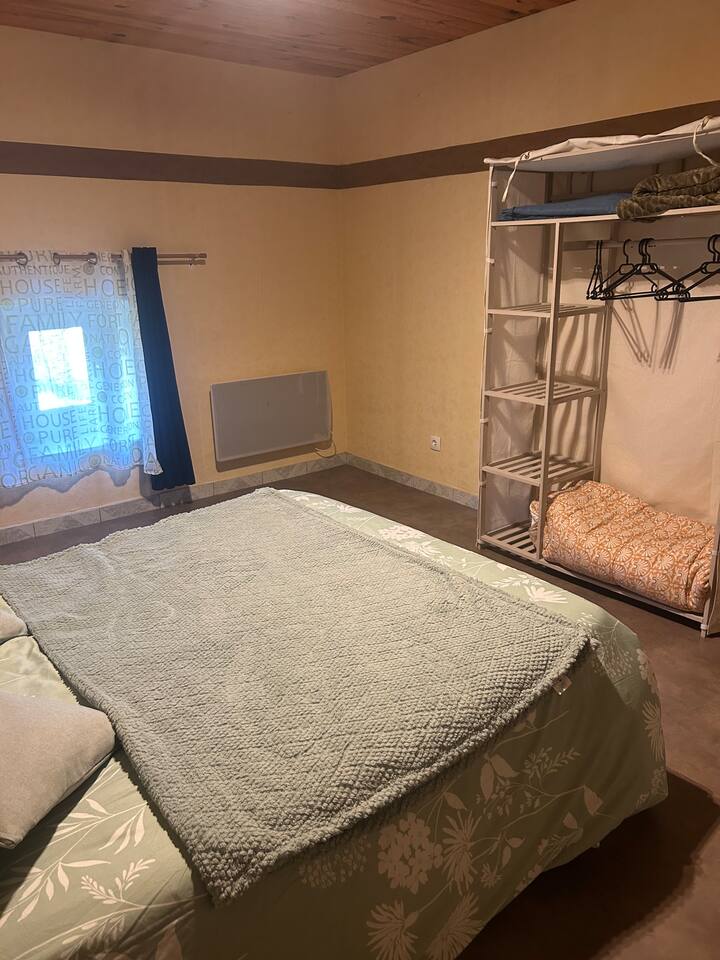 غرفة النوم 2