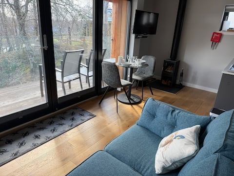 Top performing Airbnb: Modern Tranquil Highland Cabin in Kingussie And Insh