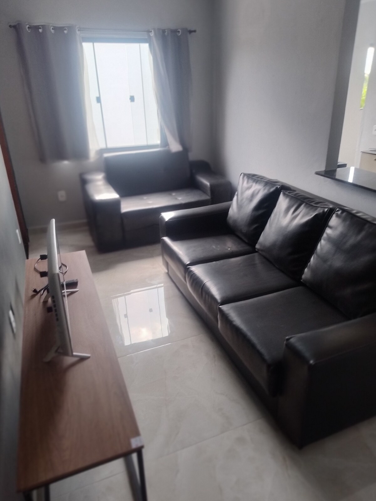 Imóvel de sucesso: Swimming pool, barbecue and games 1 km from the beach. em Rio Das Ostras