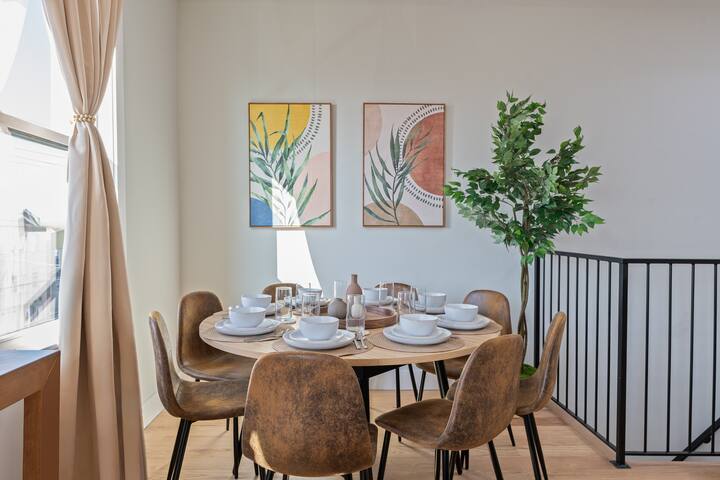 PATH+Bus Access 3BR Transit-friendly Retro game gallery image 5