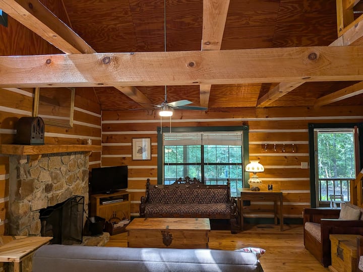 The Hemlock Cabin W/ Hot Tub Near Fall Creek Falls - Fall Creek Falls, TN