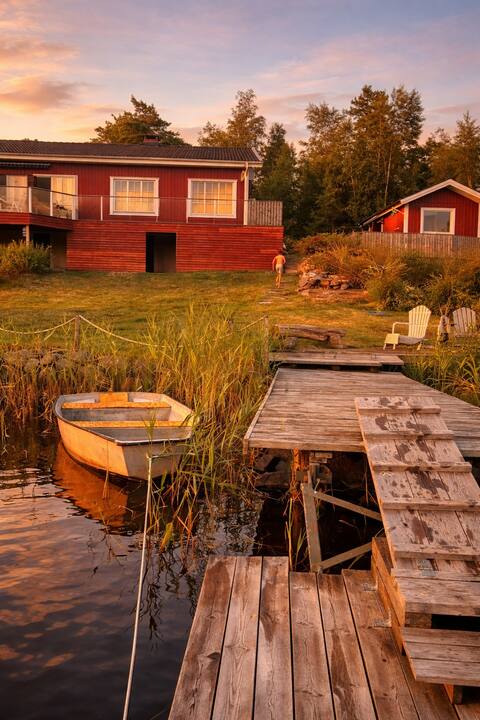 Lake House Retreat with a Dock, Boat & Guesthouse