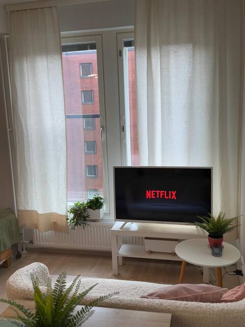 Top performing Airbnb: Modern & Efficient Stay in Prime Location. in Tikkurila