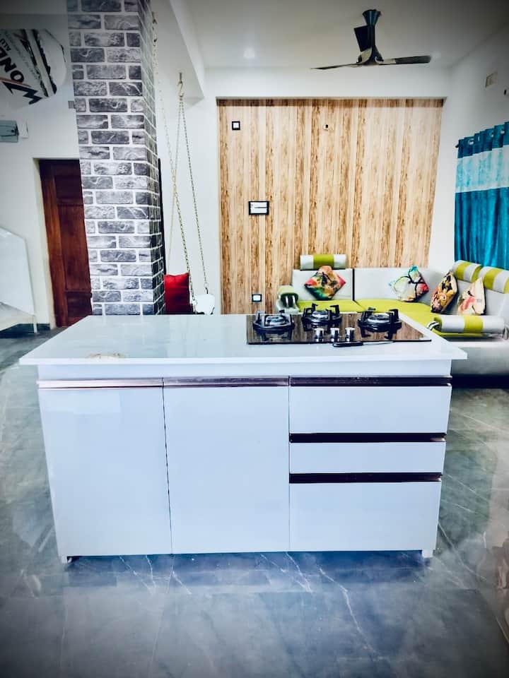 2. Part Of Duplex- Family Spacious Villa - 파트나