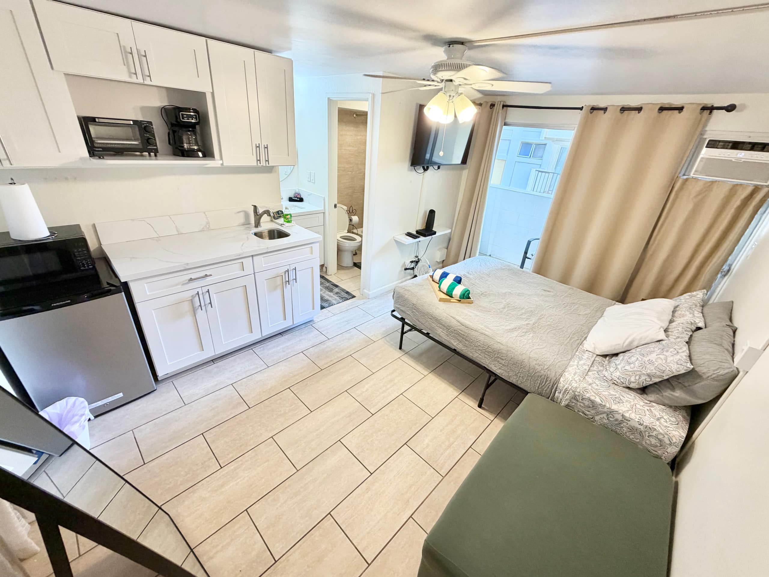 404 Central, Close to Beach! - Main photo