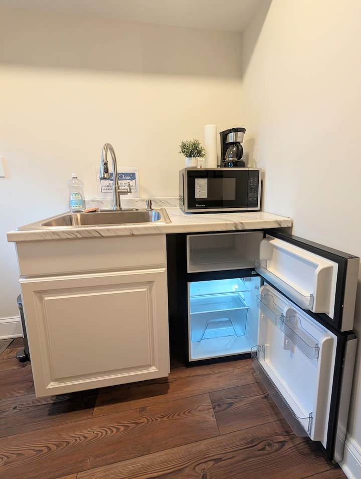 Cozy Private Basement Suite - Dundalk, MD
