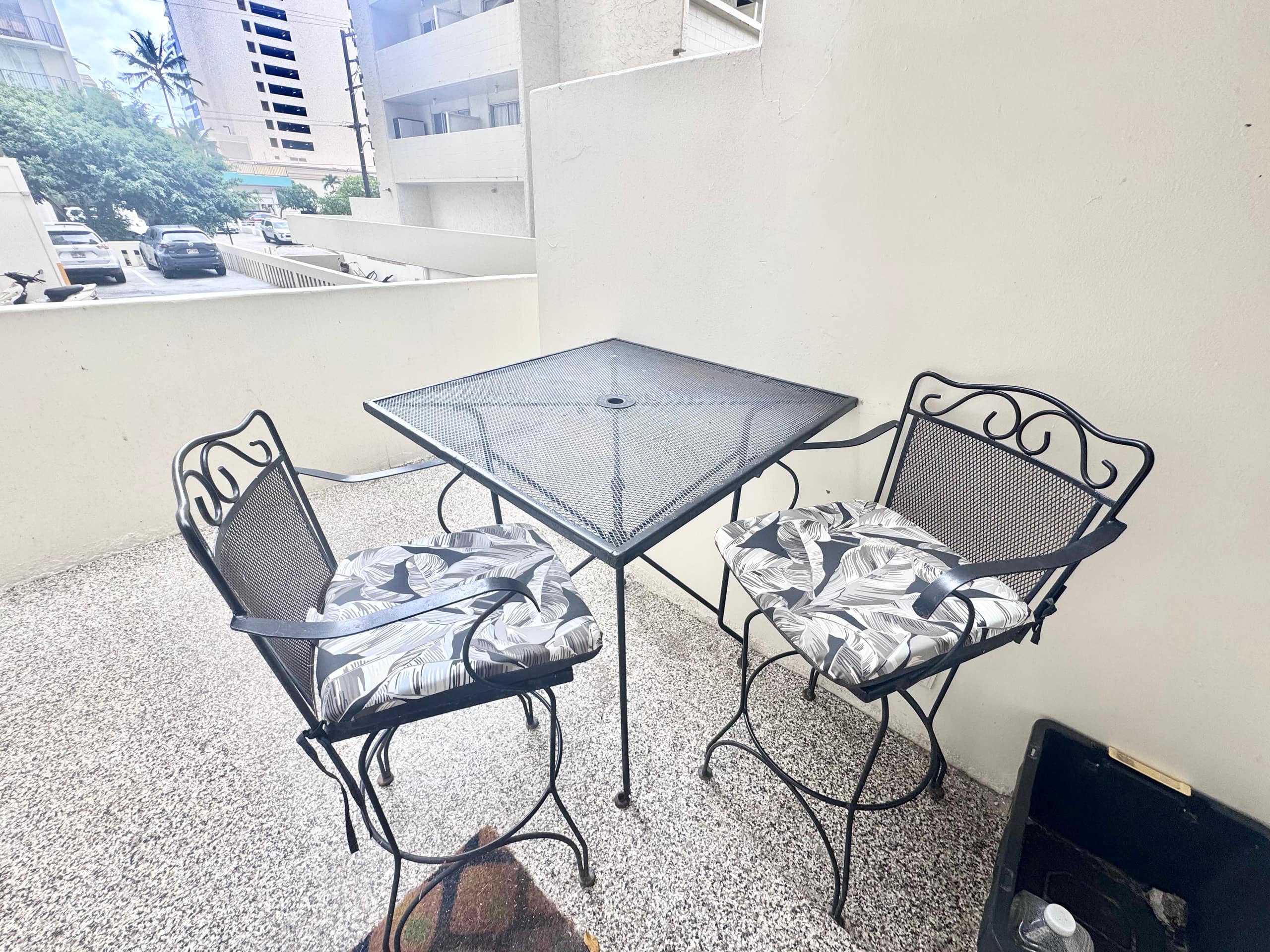 204 Central, block from Beach! - Image 10