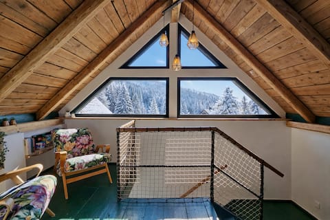 Green cottage under Klínovec