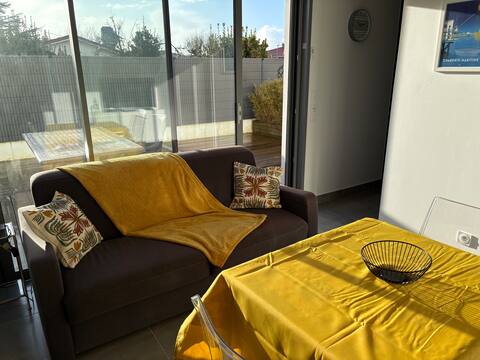 Popular Airbnb listing: Beautiful apartment close to market with terrace*** in Royan