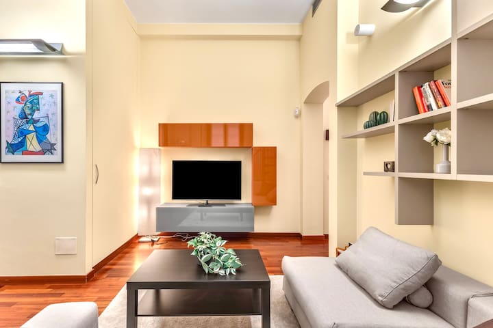 Design Loft Brera [Duomo 8 min walk] A/C-Wi-FI