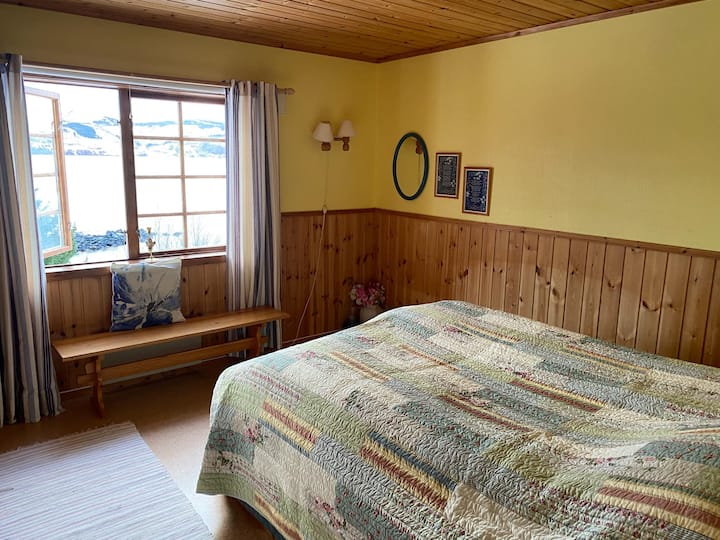 Dhoma kryesore e gjumit - krevati është 160 i gjerë