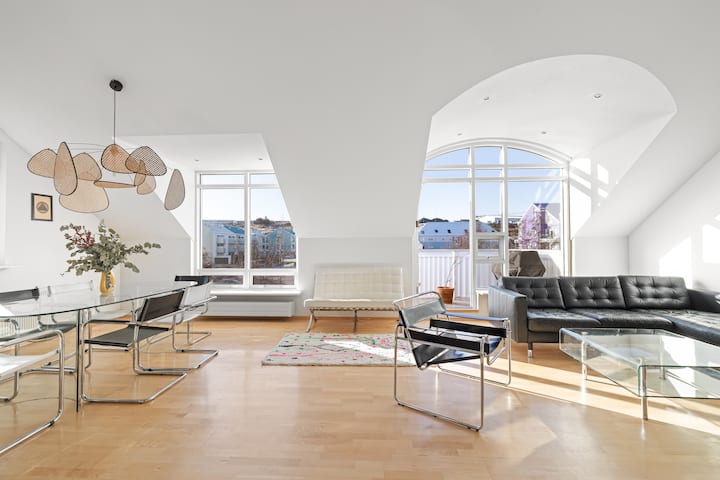 Bright Spacious Penthouse - Islande