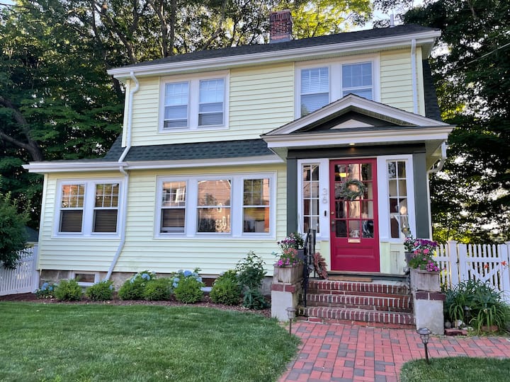 Charming Boston Single Fam Home Near Commuter Rail - Boston, MA