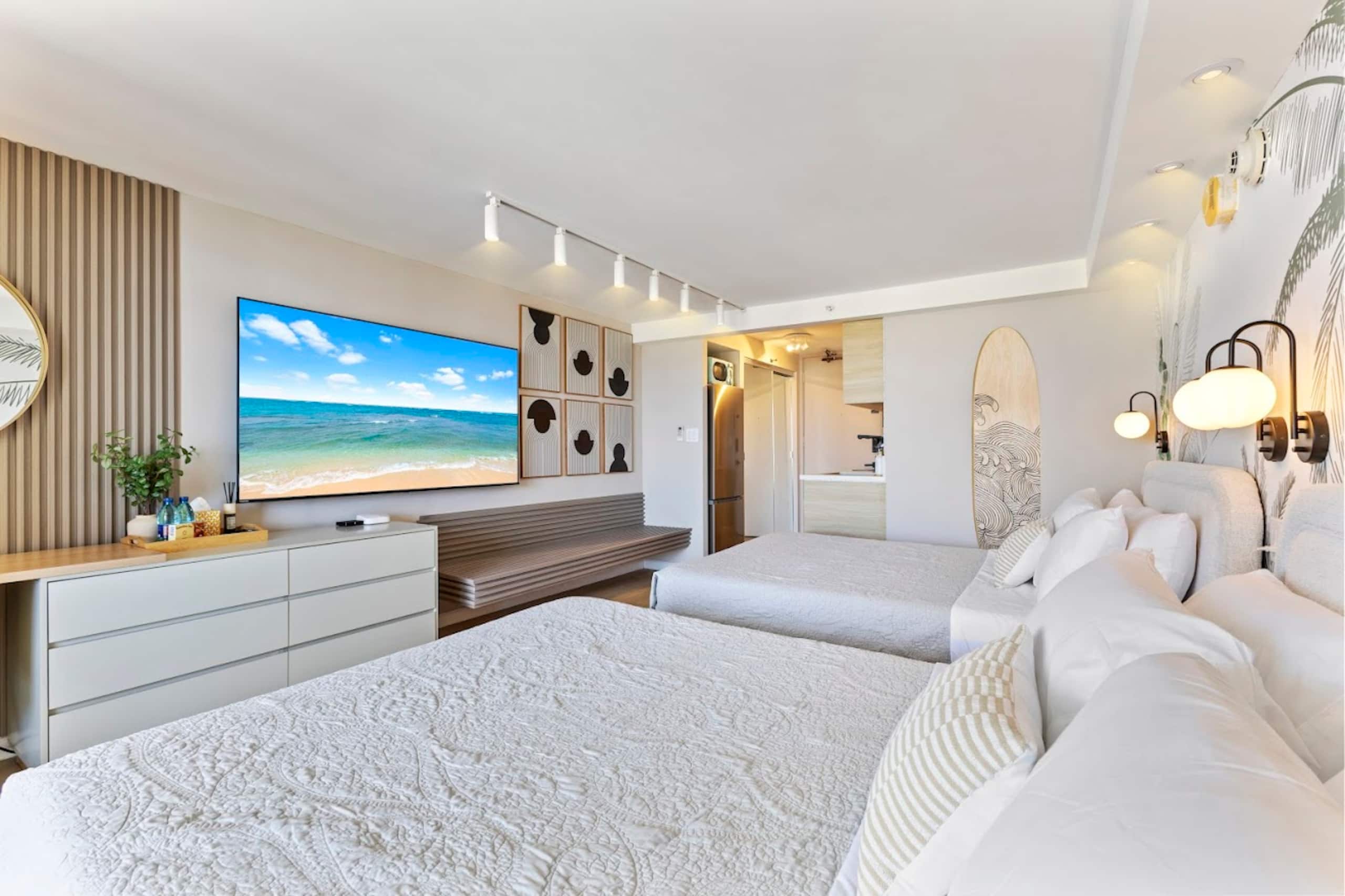 34F-Stunning Tropical Studio w/Ocean & City Views - Image 3