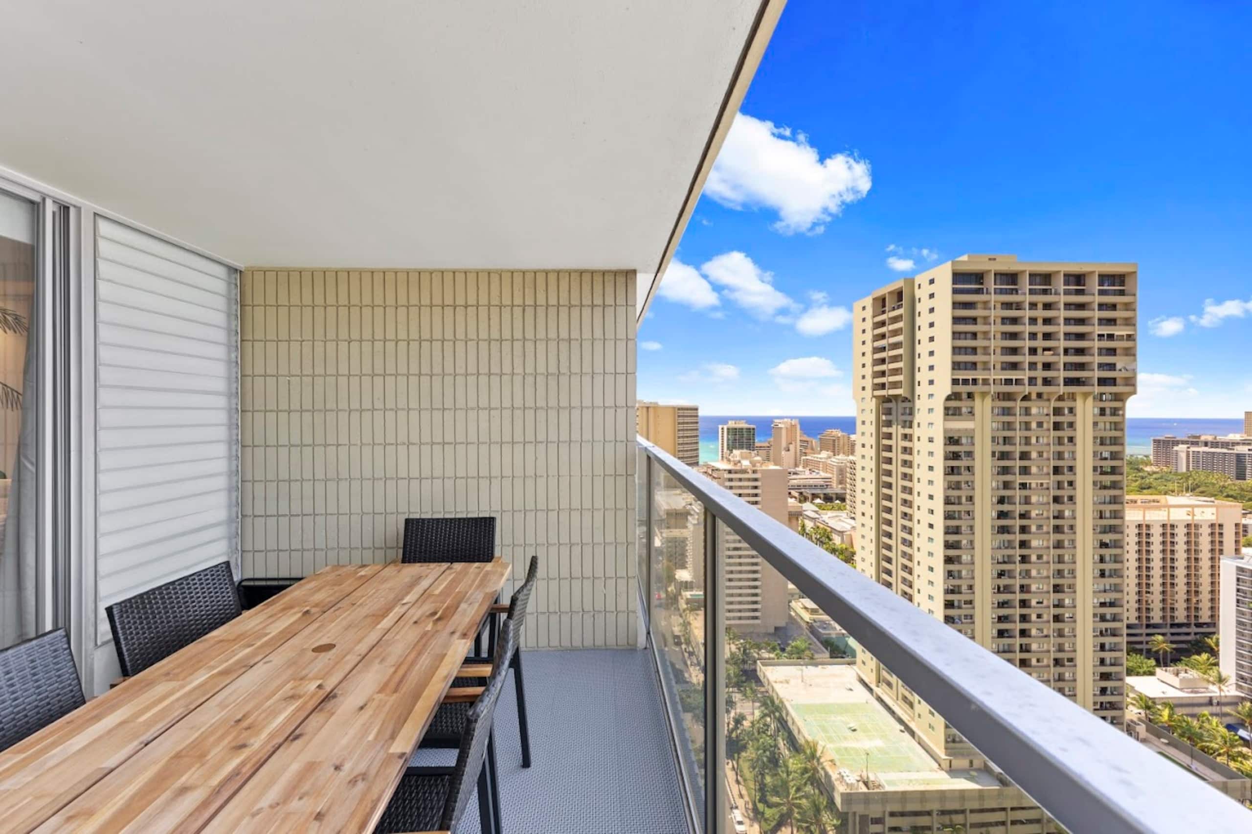 34F-Stunning Tropical Studio w/Ocean & City Views - Image 25