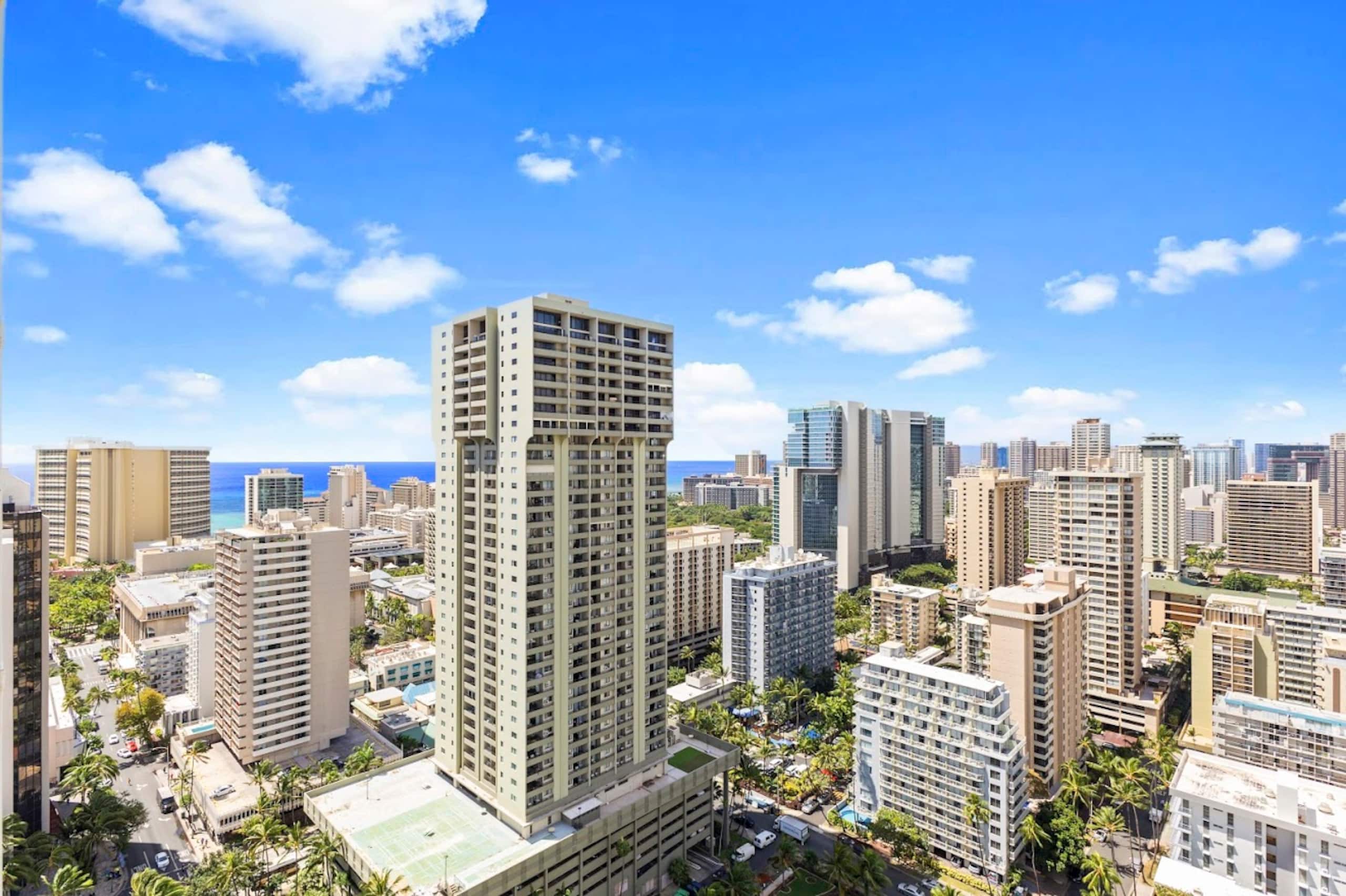 34F-Stunning Tropical Studio w/Ocean & City Views - Image 28
