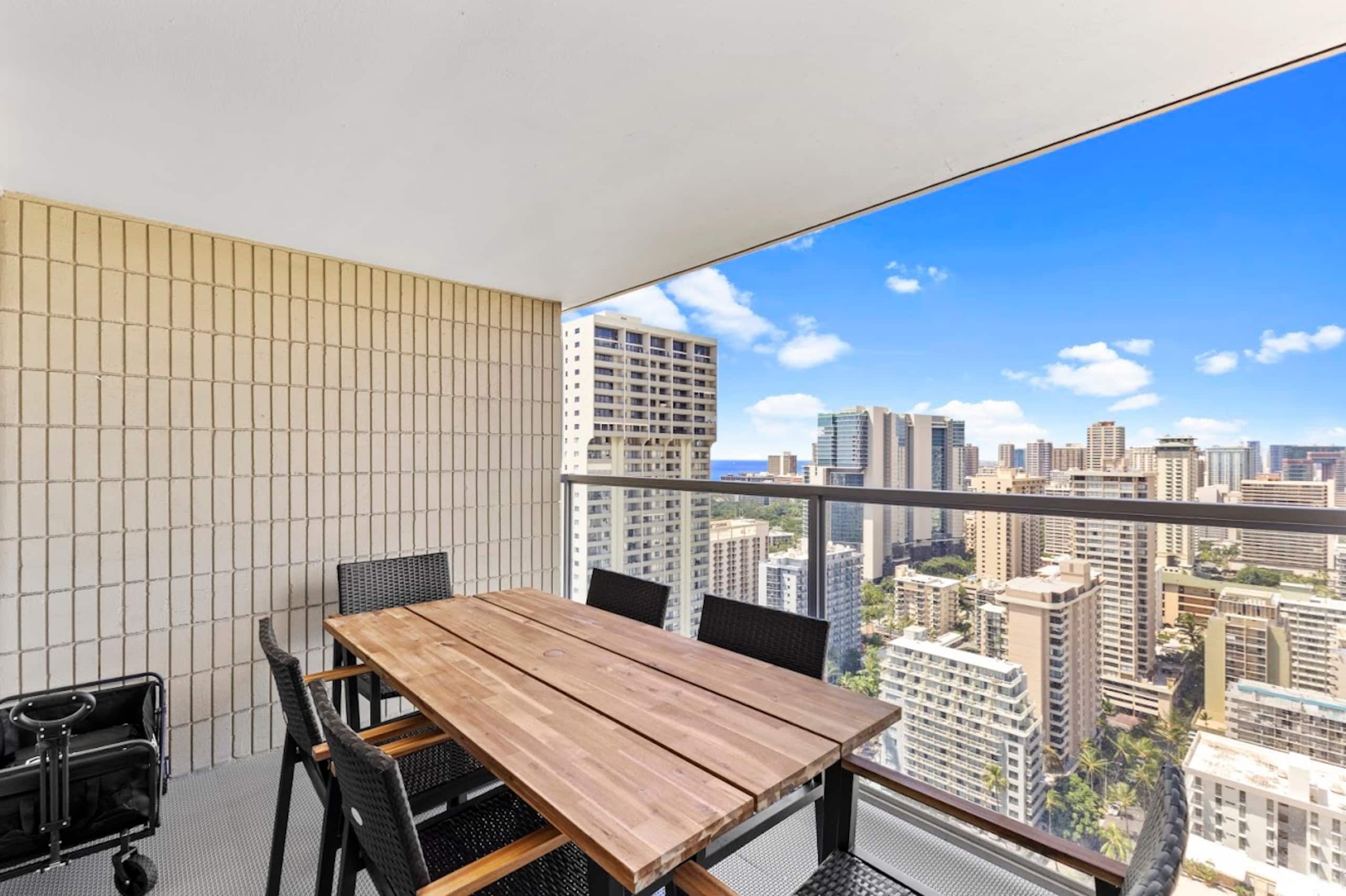34F-Stunning Tropical Studio w/Ocean & City Views - Image 26