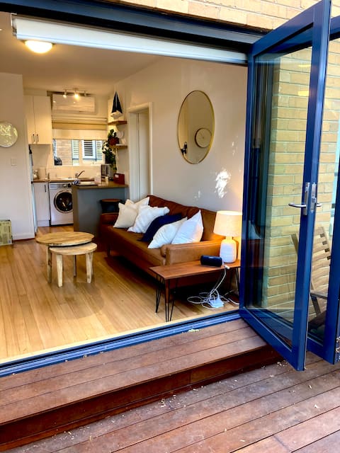 Elwood Unit Stylish & Modern