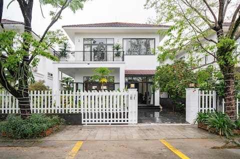Deluxe villa with 5 rooms