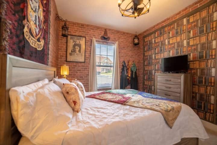 Chambre Harry Potter entièrement immersive avec salle de bain moderne