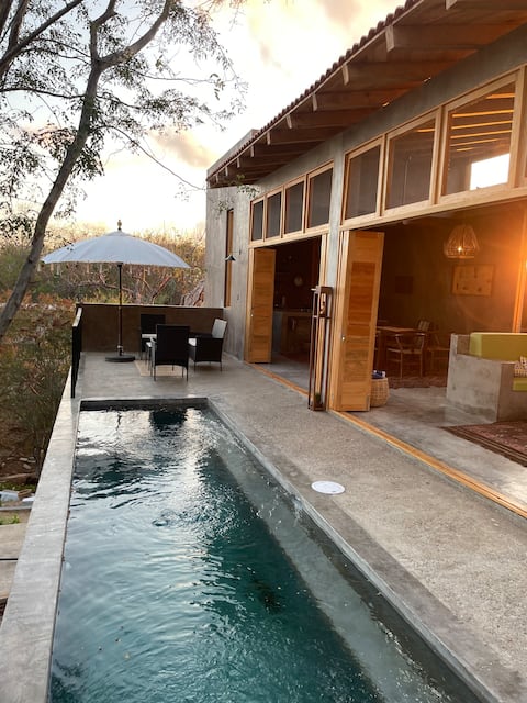 Dragonfly House, charm between mountain and sea