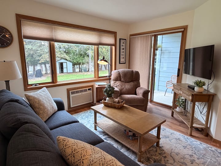 Clean & Cozy 1‑bed First-floor Condo - Door County, WI
