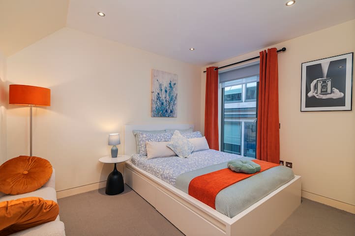 Luxury 2 bedroom flat in Mayfair London gallery image 5