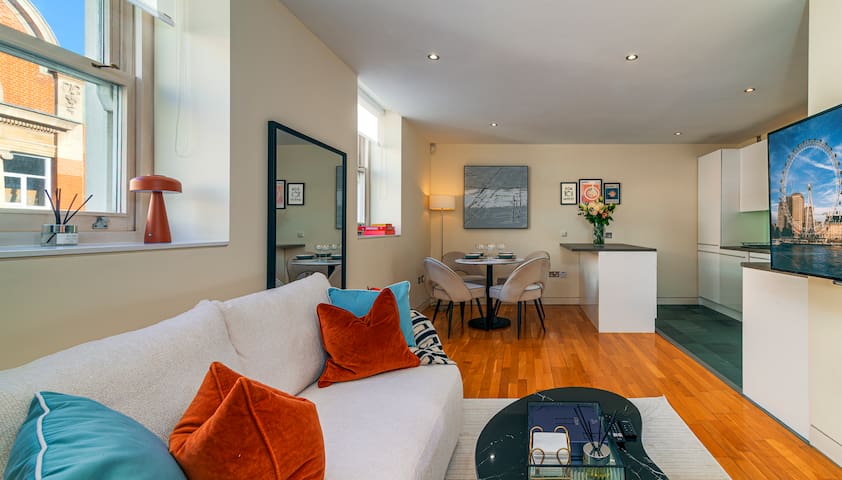 Luxury 2 bedroom flat in Mayfair London gallery image 2