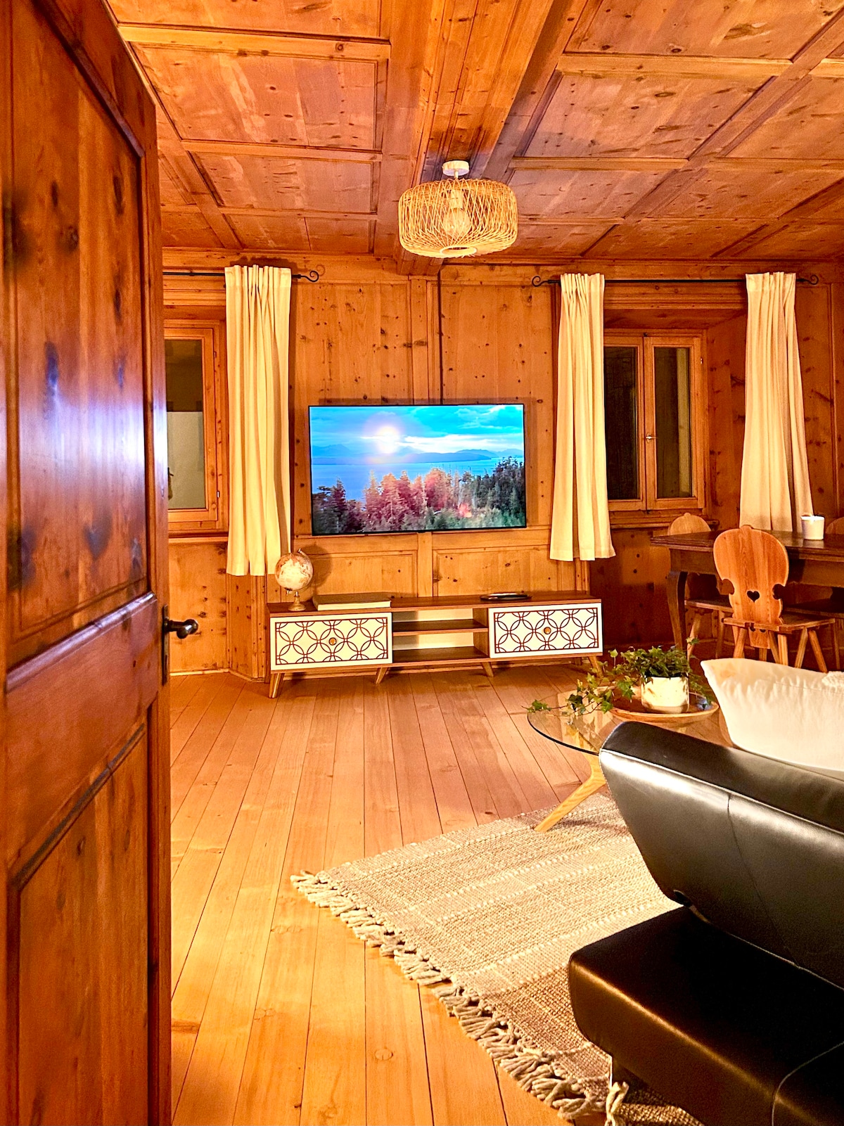 Successful Airbnb property: Chesa Antica - Historic Charm & Alpine Relax 1601 in Graubünden/Grischun/Grigioni