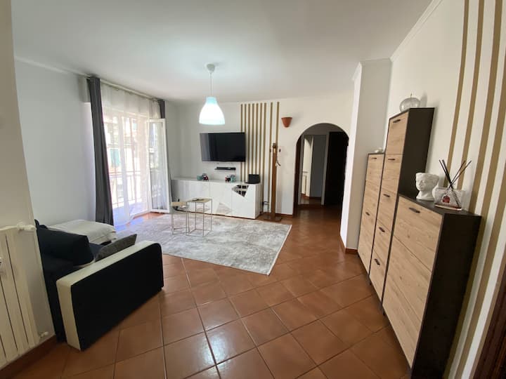 {11 Personnes - Balcon - Parking Privé} Bulai Home - Bordighera