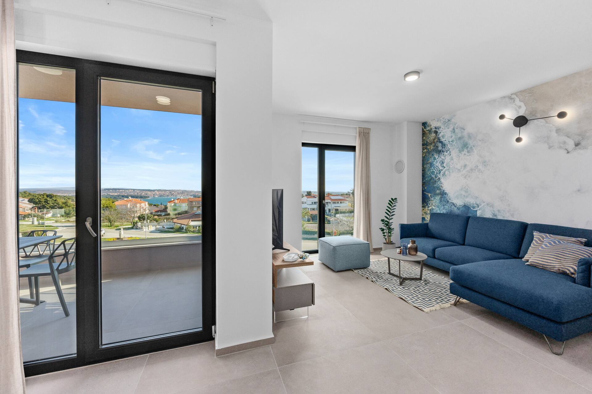 Blue apartment - new and modern, fenced parking