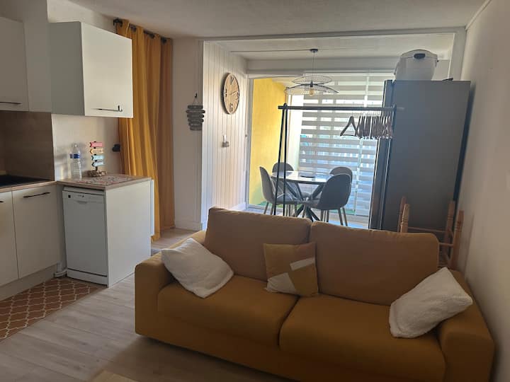 Belle: T2 Cosy-bord De Mer-cour-wifi-parking Privé - Narbonne