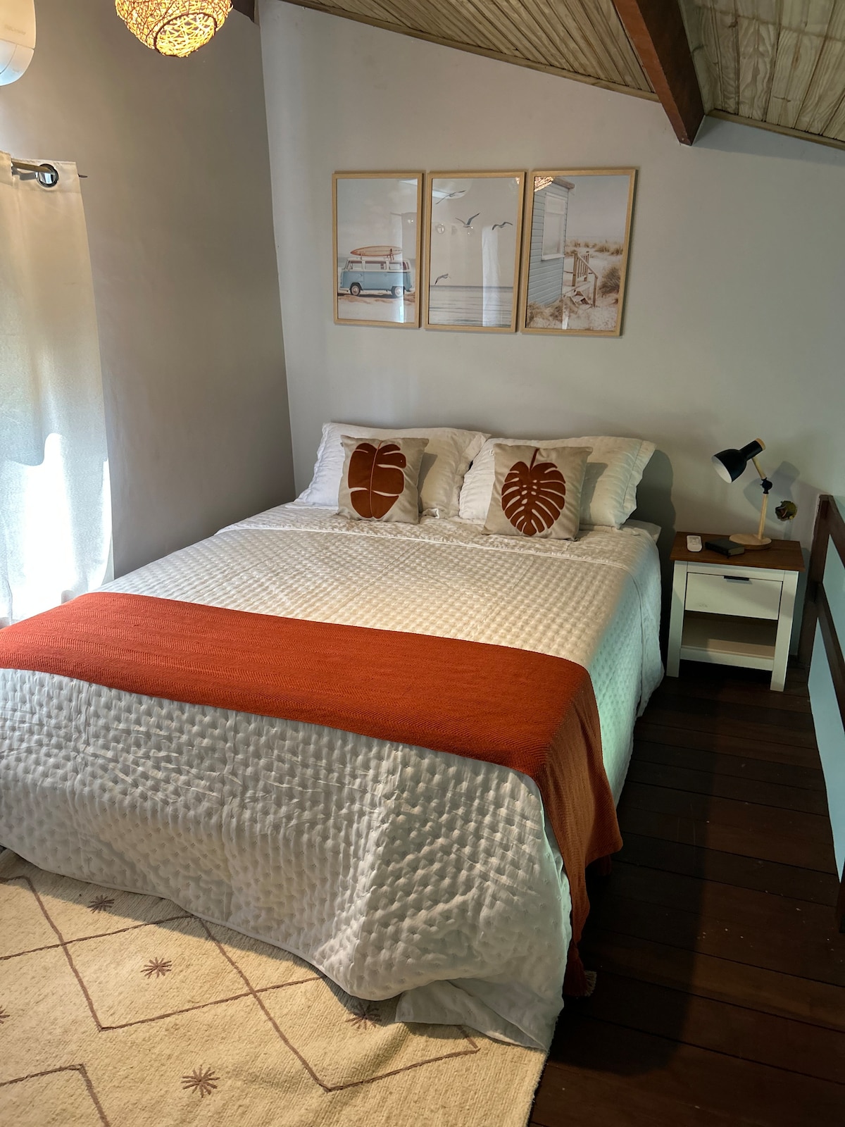 ⚠️ Kamer bovenaan (mezzanine) moet trappen beklimmen 