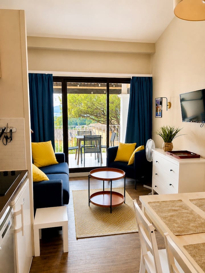 Charmant Appartement Avec Terrasse Et Vue Mer - Grimaud