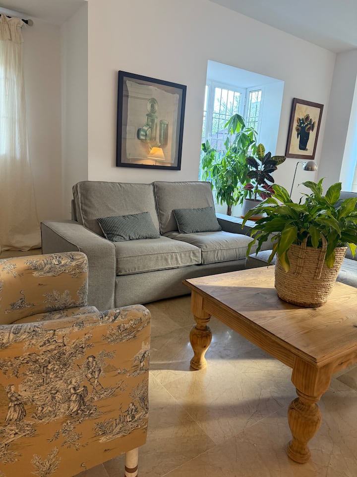 La Casita De Monte

Elegancia Y Relax: Gran Villa - Coín