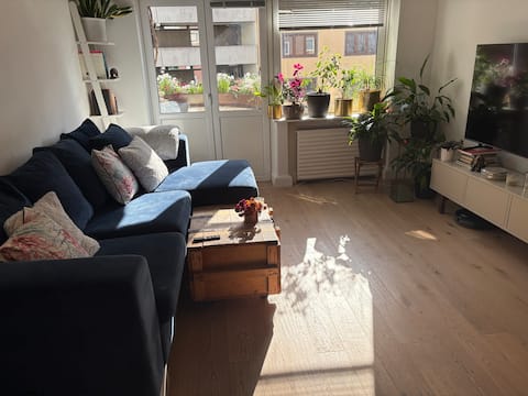 Quiet&central - private parking-
perfect get away