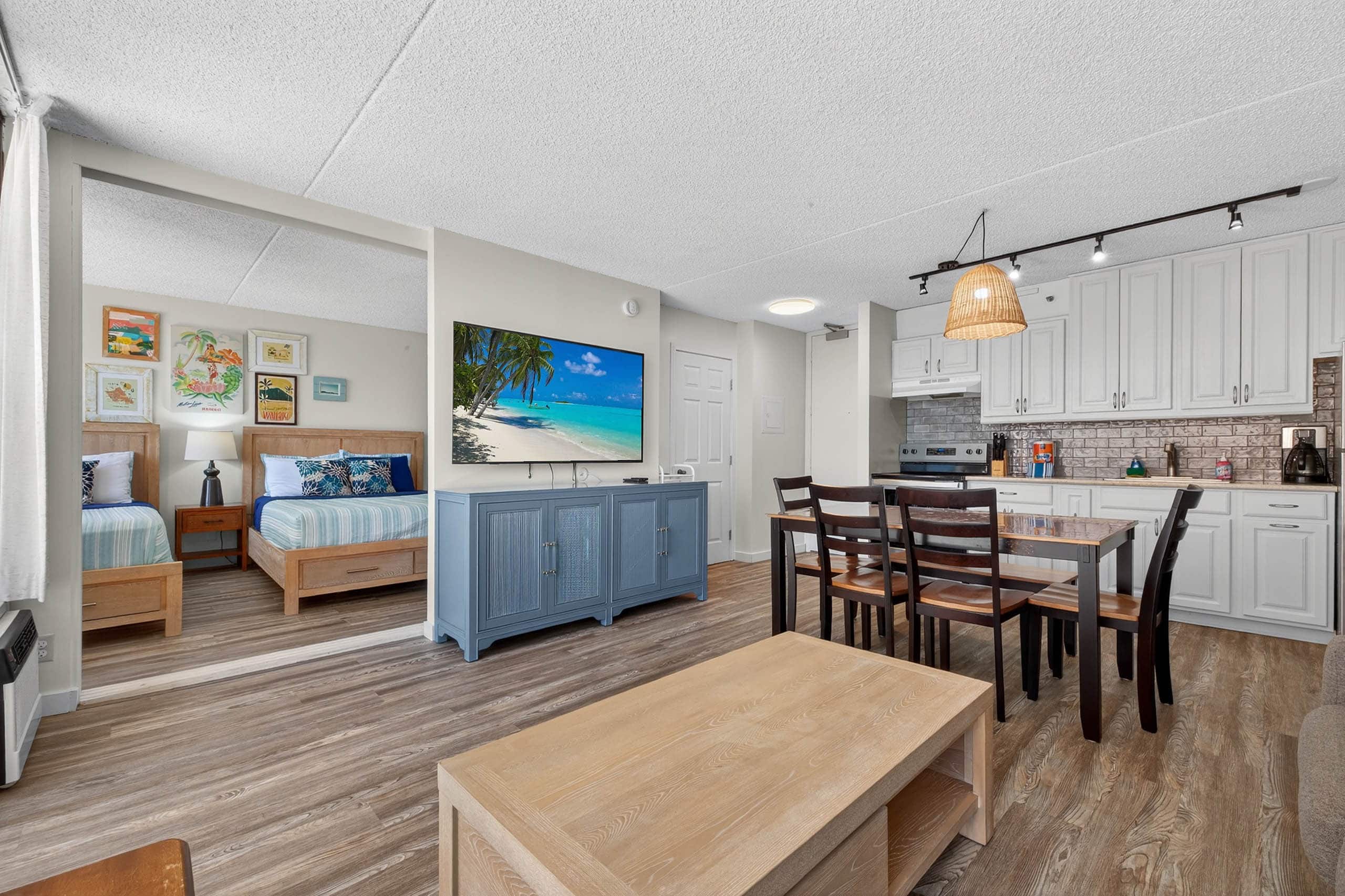 Condo in Honolulu · ★4.69 · 1 bedroom · 3 beds · 1 private bath - Image 6