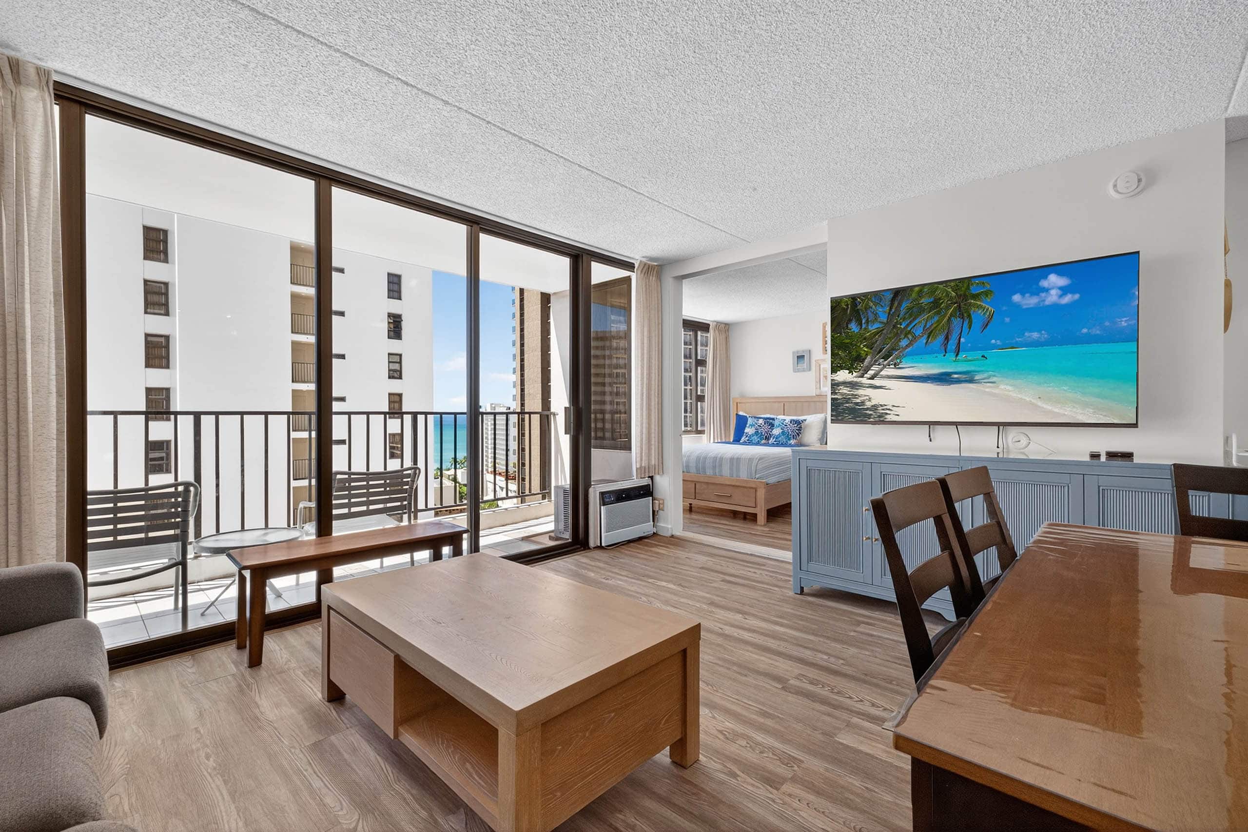 Condo in Honolulu · ★4.69 · 1 bedroom · 3 beds · 1 private bath - Image 2