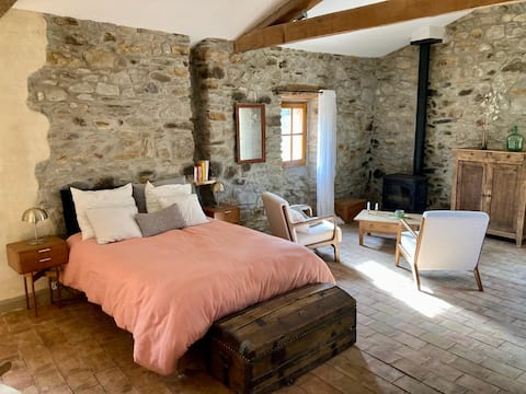 Cozy cottage in the heart of the forest