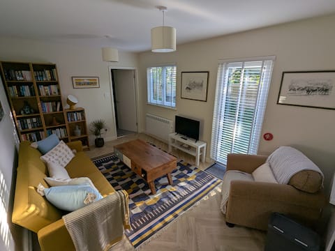 Top performing Airbnb: Charming Annex in Historic Bath in Southstoke