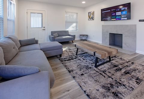 Top performing Airbnb: 2BR/2BA Near ATL Airport • Mercedes Benz Stadium in East Point