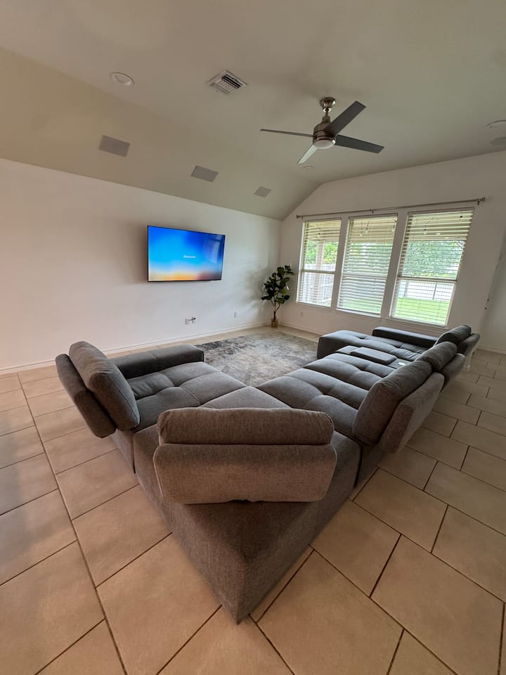 Cozy Water Front Home - Tomball, TX