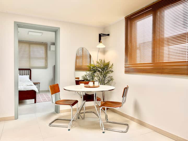 New[e/l,lift]홍대역3번출구/6명/2r3bed/연트럴파크 앞/도보5분/홍대/연남 - Seul