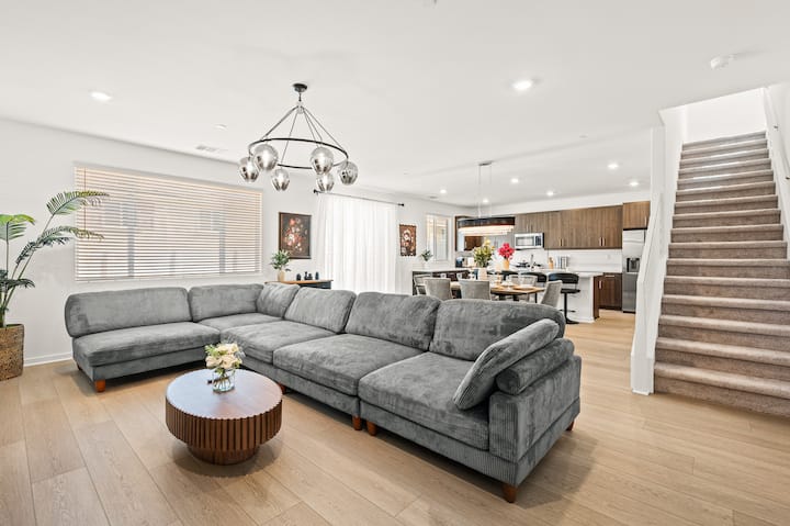 Cozy 5br House • Near Airport, Colleges & Expo - Rialto, CA