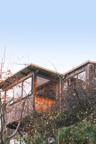 Hobart’s most unique stay | Del Sol Treehouse