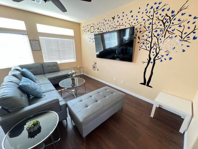 #449 Tri-Level 6BR Pool Arcade Billard gallery image 3