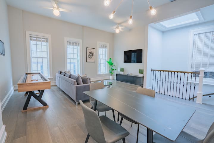 Pristine Gold Coast 3BD|2BA | Free Parking| Beach.