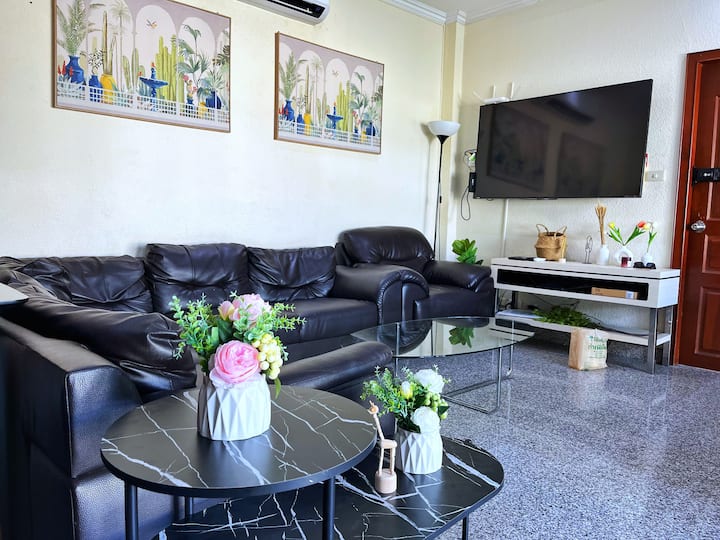2 Br Villa With Private Swimming Pool And Jacuzzi - Pattaya City