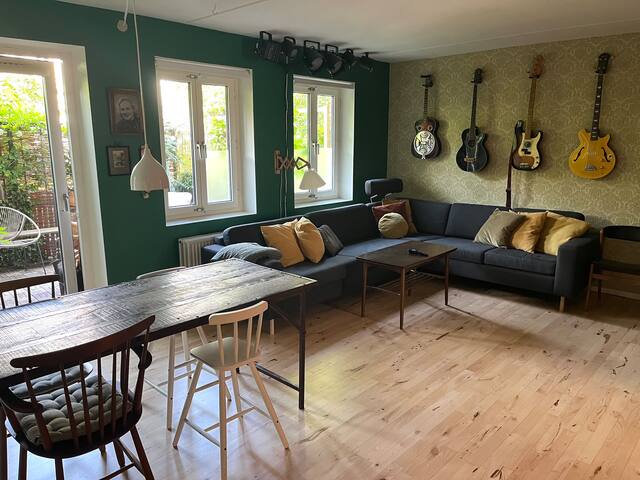 Private garden in Vesterbro & kids room gallery image 2